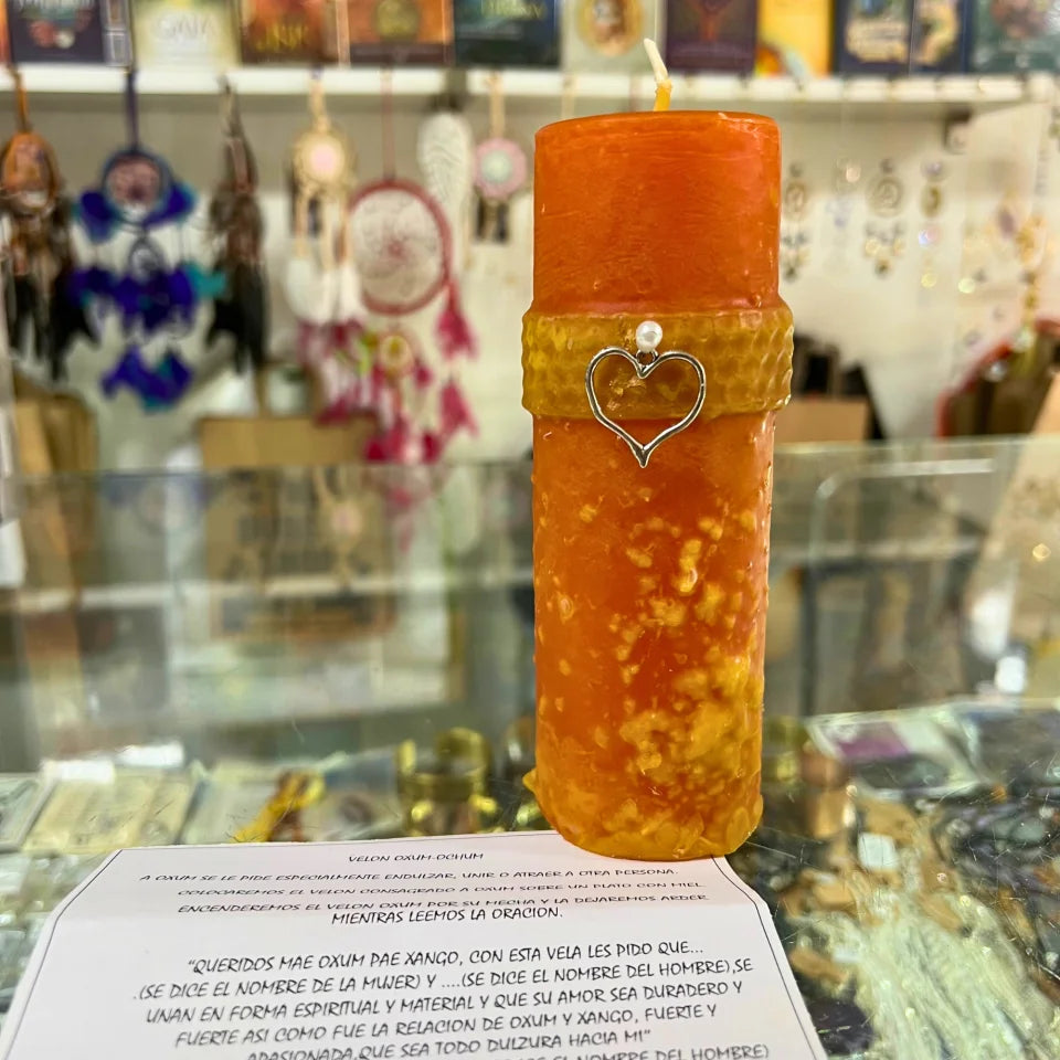 Vela Ritual de Oxum con Amuleto — Amor, Dulzura y Armonía