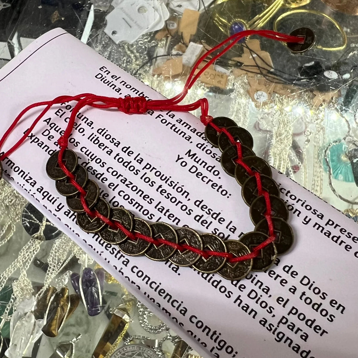 Magical Candle of the Goddess of Fortune for Attracting Wealth and Prosperity by THE BUBBLE SHOP, a ritualized wax candle that includes a money bracelet, ideal for prosperity rituals and economic success.