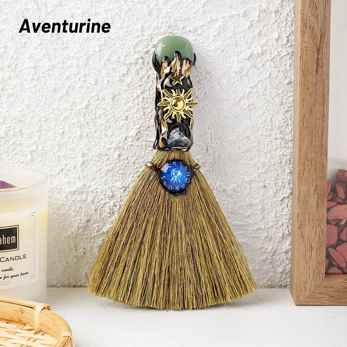 Escoba Mágica de Bruja con Cristal Natural — Amuleto Ritual