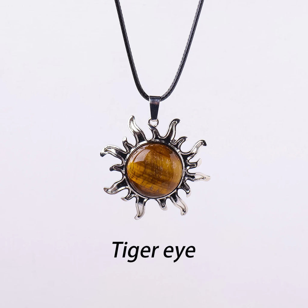 Colgante del Sol de Apolo con Cristal Natural — Amuleto Solar