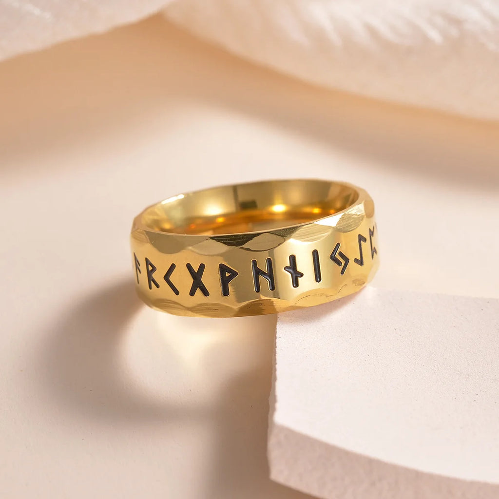 Anillo Vikingo de Runas — Acero Inoxidable de Inspiración Nórdica