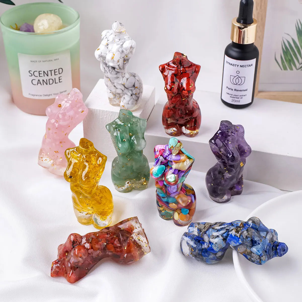 Diosa de Cristal Natural — Figura Femenina de Feminidad y Amor Propio