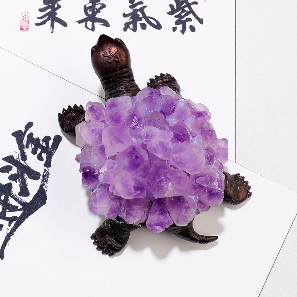 Tortuga de Cristal Natural con Drusa — Símbolo de Sabiduría y Longevidad