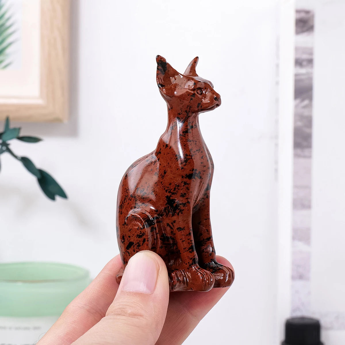 Gato Esfinge de Cristal Natural — Figura de Misterio y Elegancia