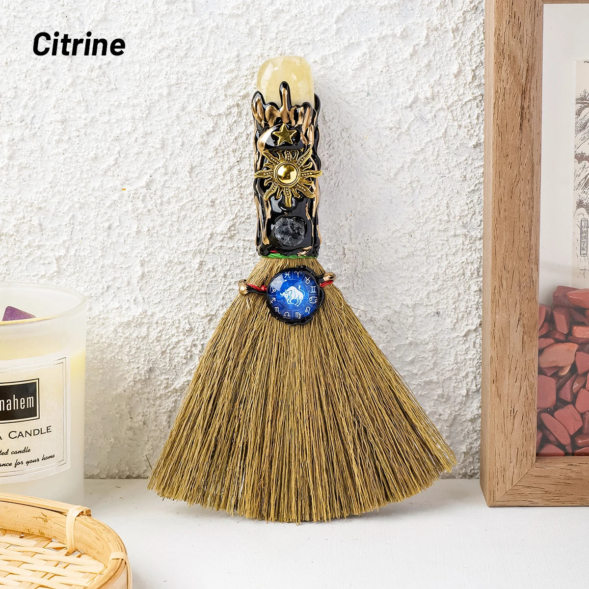 Escoba Mágica de Bruja con Cristal Natural — Amuleto Ritual