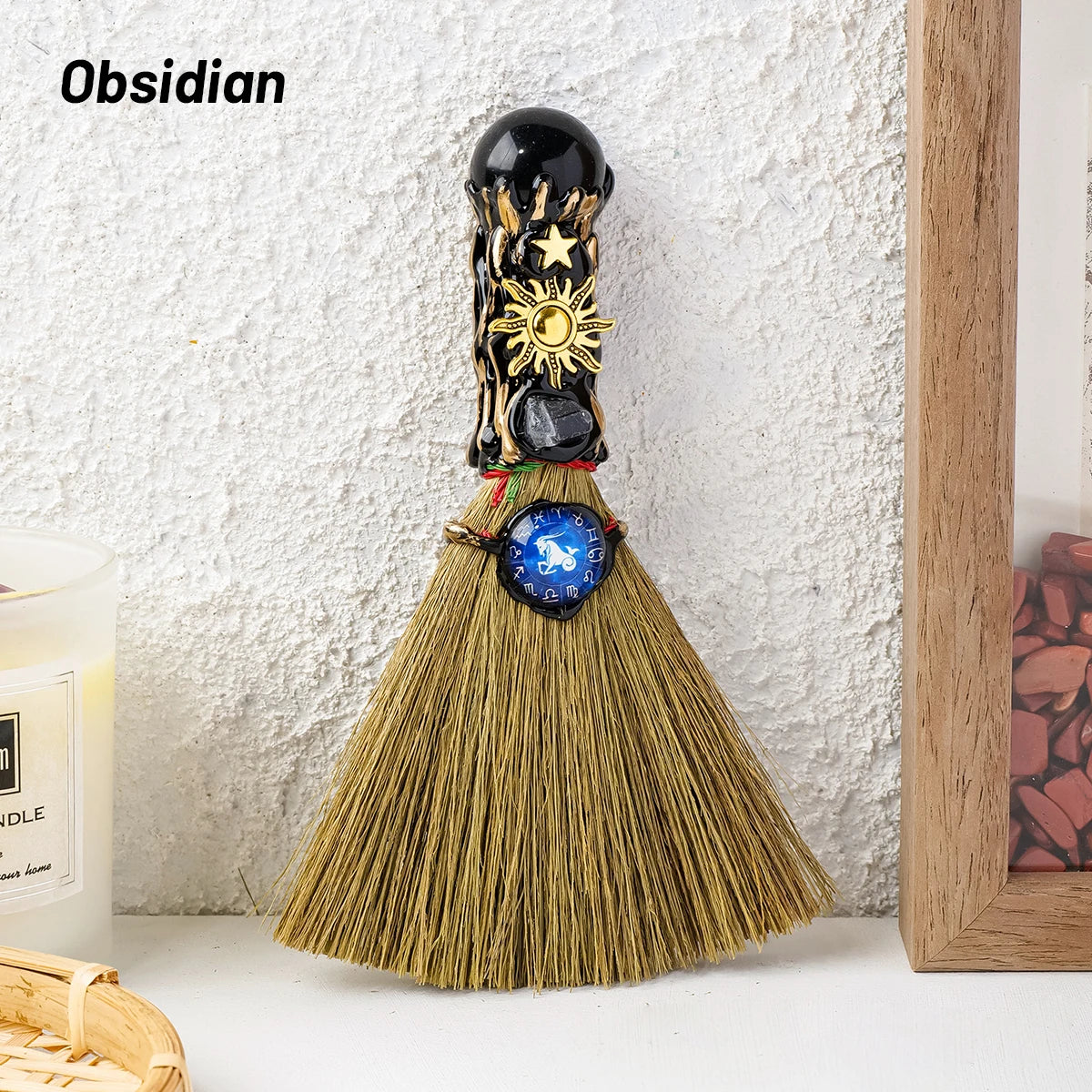 Escoba Mágica de Bruja con Cristal Natural — Amuleto Ritual