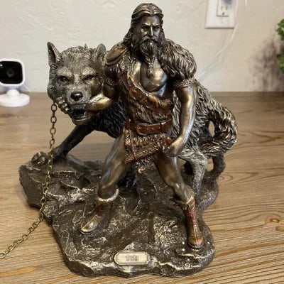 Estatua del Dios Týr — Justicia, Honor y Valentía Nórdica