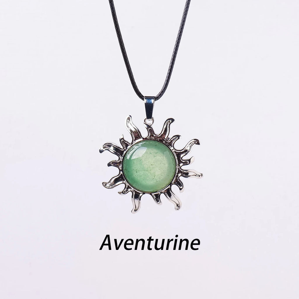 Colgante del Sol de Apolo con Cristal Natural — Amuleto Solar