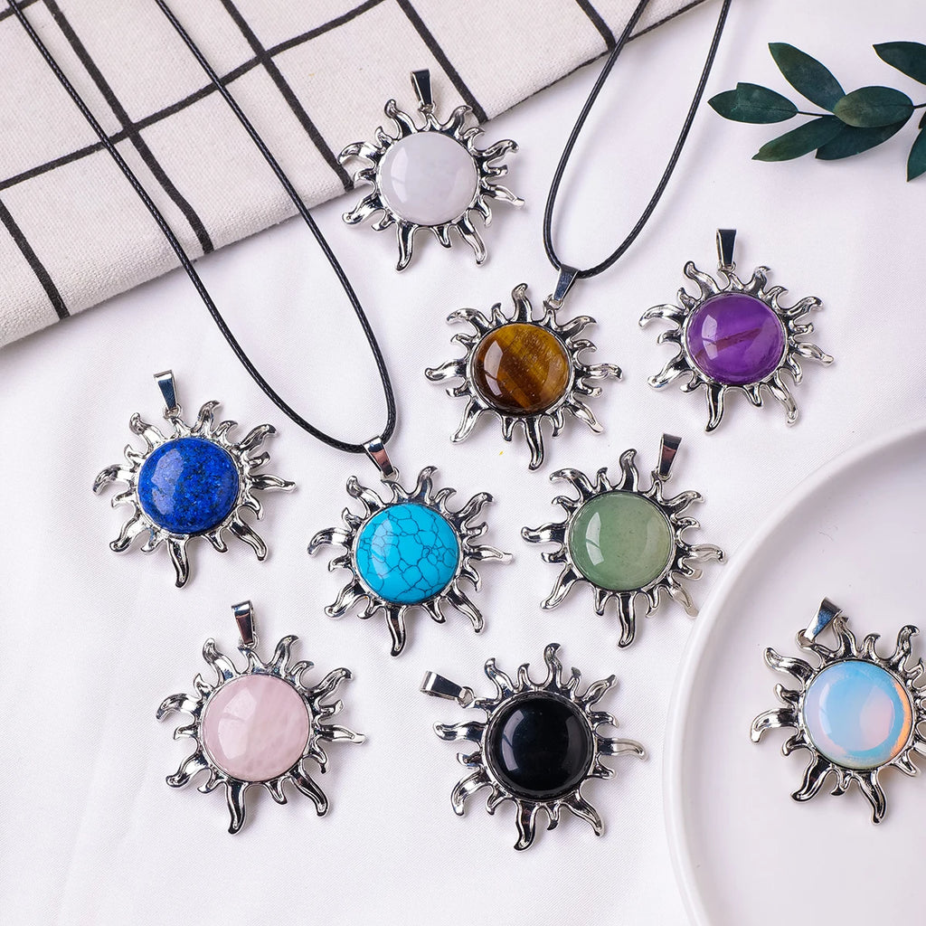 Colgante del Sol de Apolo con Cristal Natural — Amuleto Solar