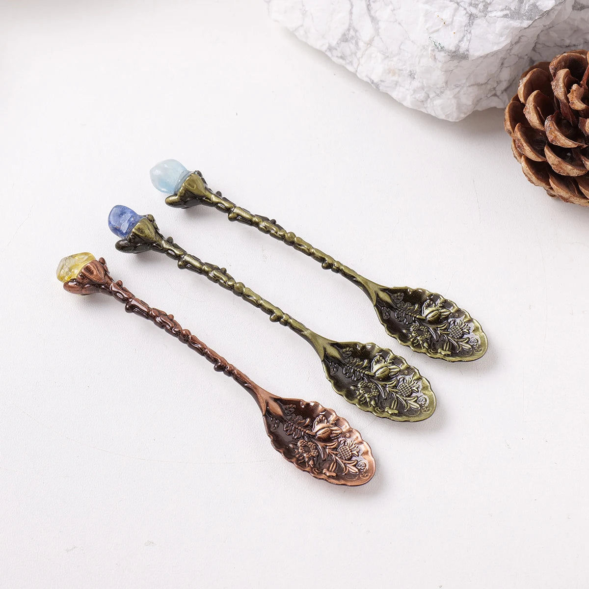 Mini Cucharita de Cristal Natural — Accesorio Decorativo de Altar