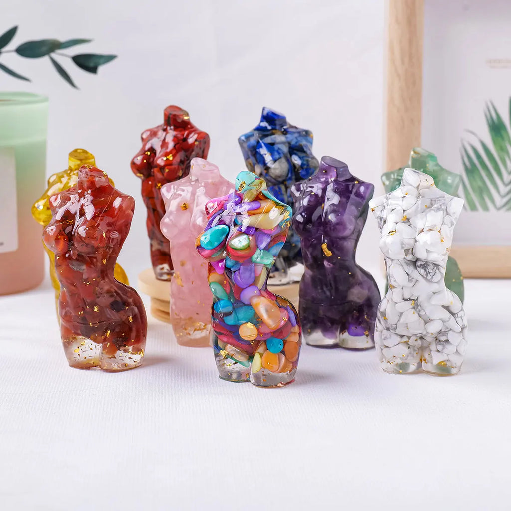 Diosa de Cristal Natural — Figura Femenina de Feminidad y Amor Propio