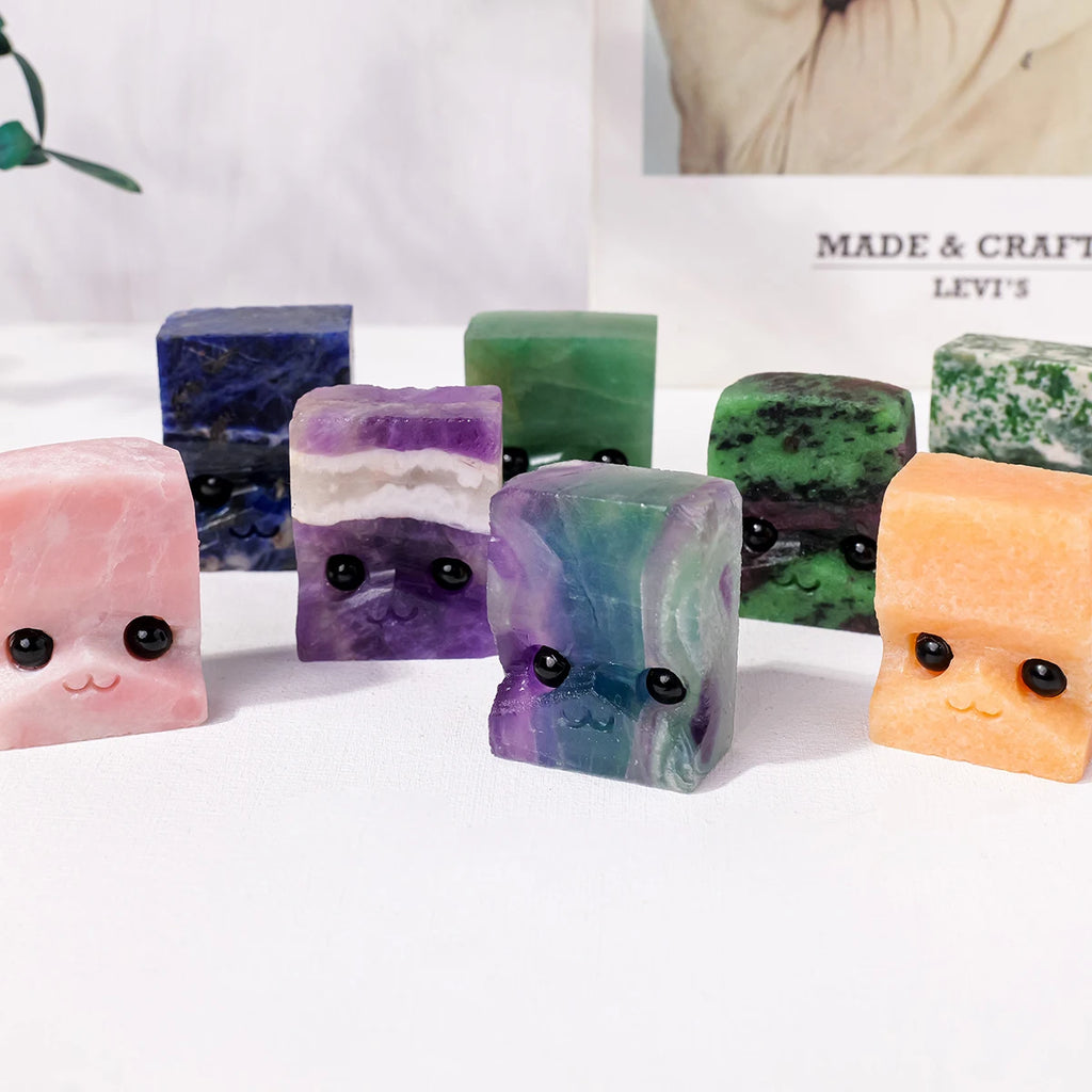 Figura de Cristales Naturales — Figura Decorativa de Altar