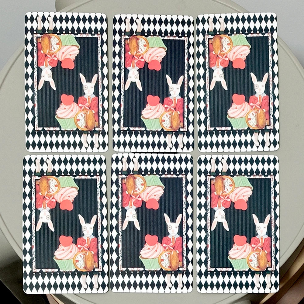 Alice in Tarotland — Tarot de Alicia en el País de las Maravillas