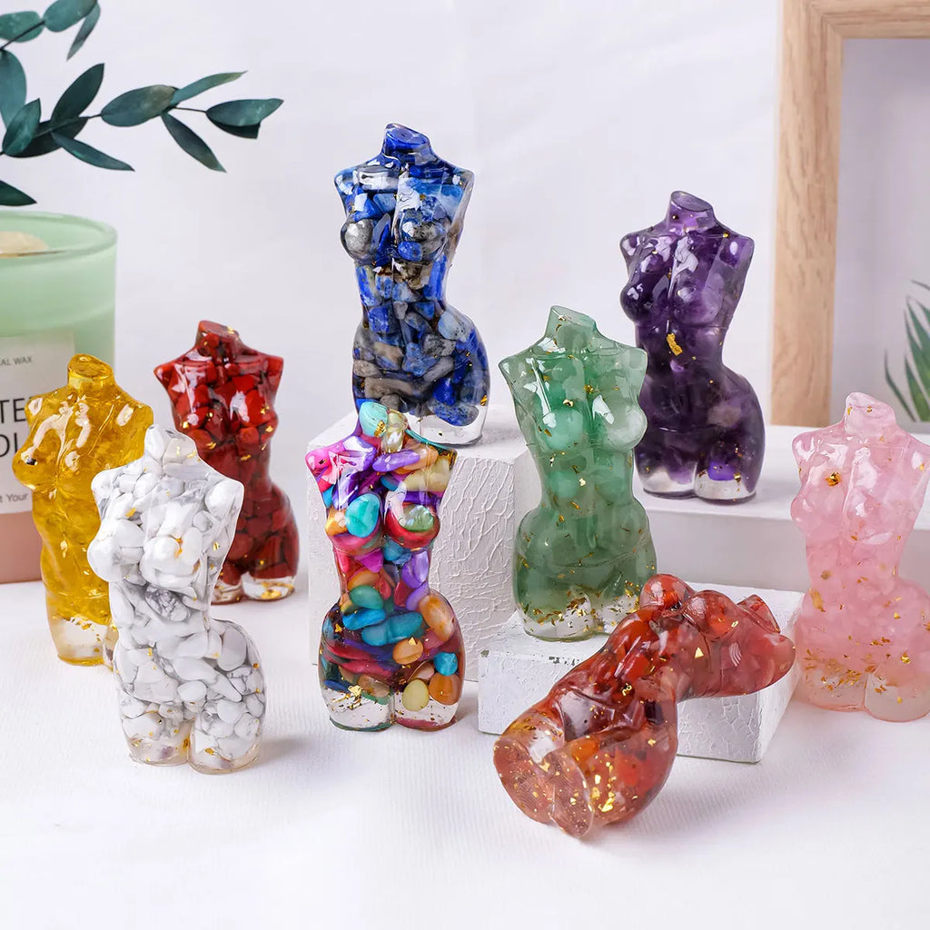 Diosa de Cristal Natural — Figura Femenina de Feminidad y Amor Propio