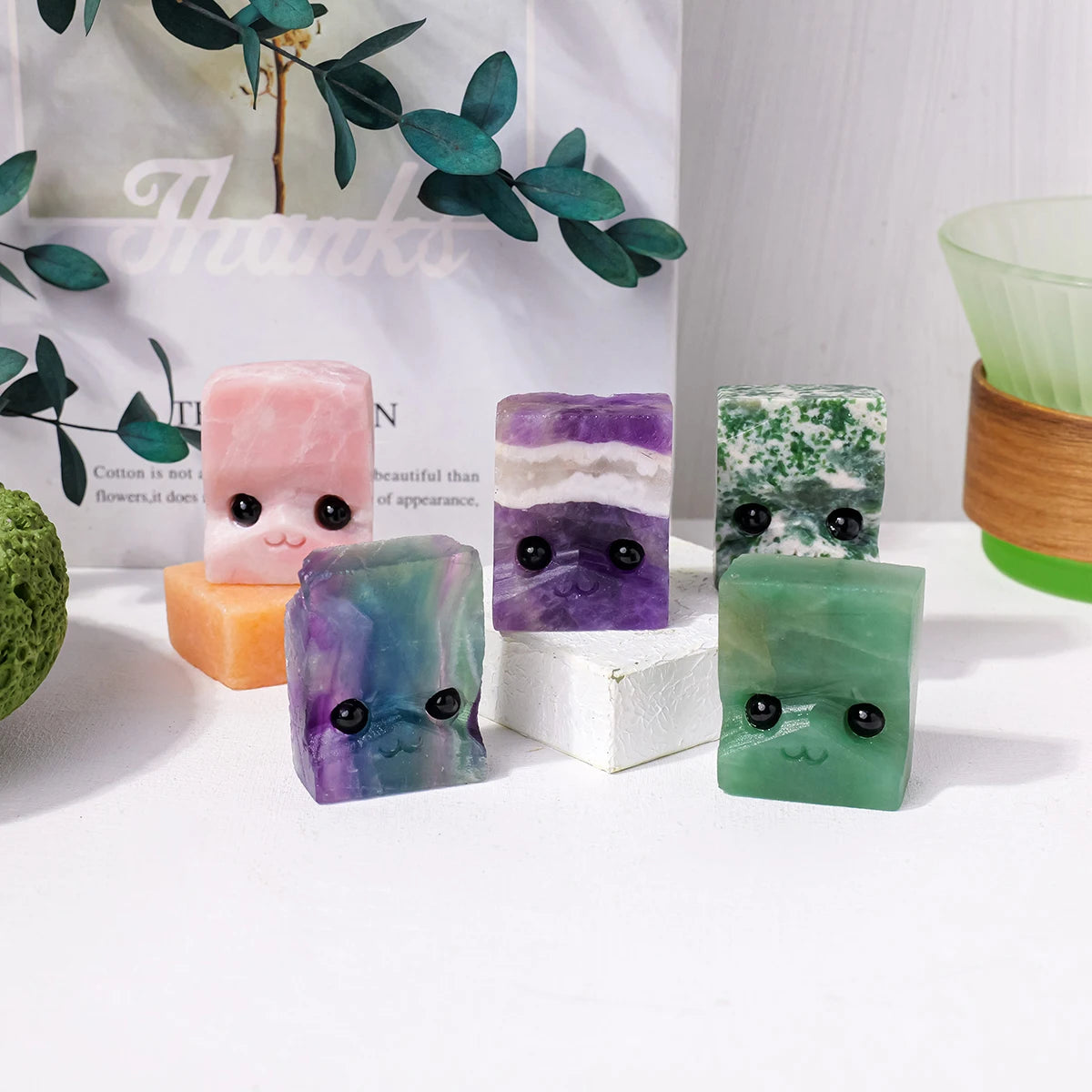 Figura de Cristales Naturales — Figura Decorativa de Altar